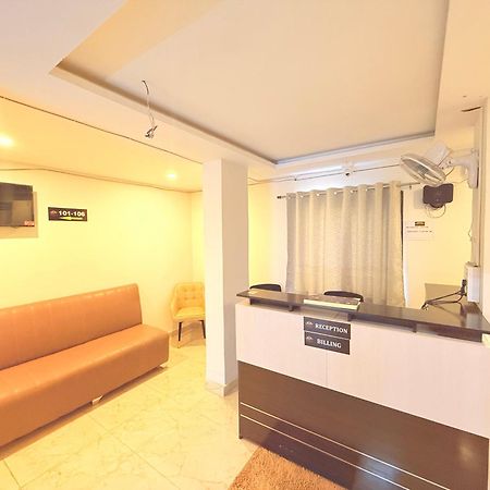 Vaaraahi Hotels Hyderabad Bagian luar foto