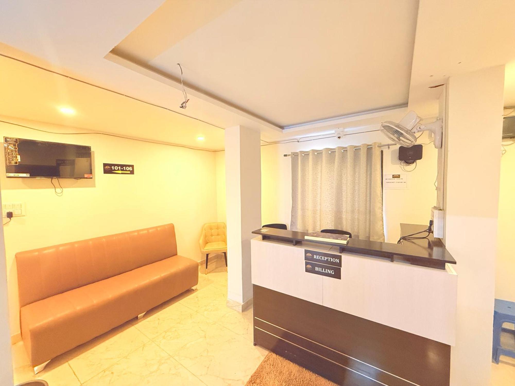 Vaaraahi Hotels Hyderabad Bagian luar foto