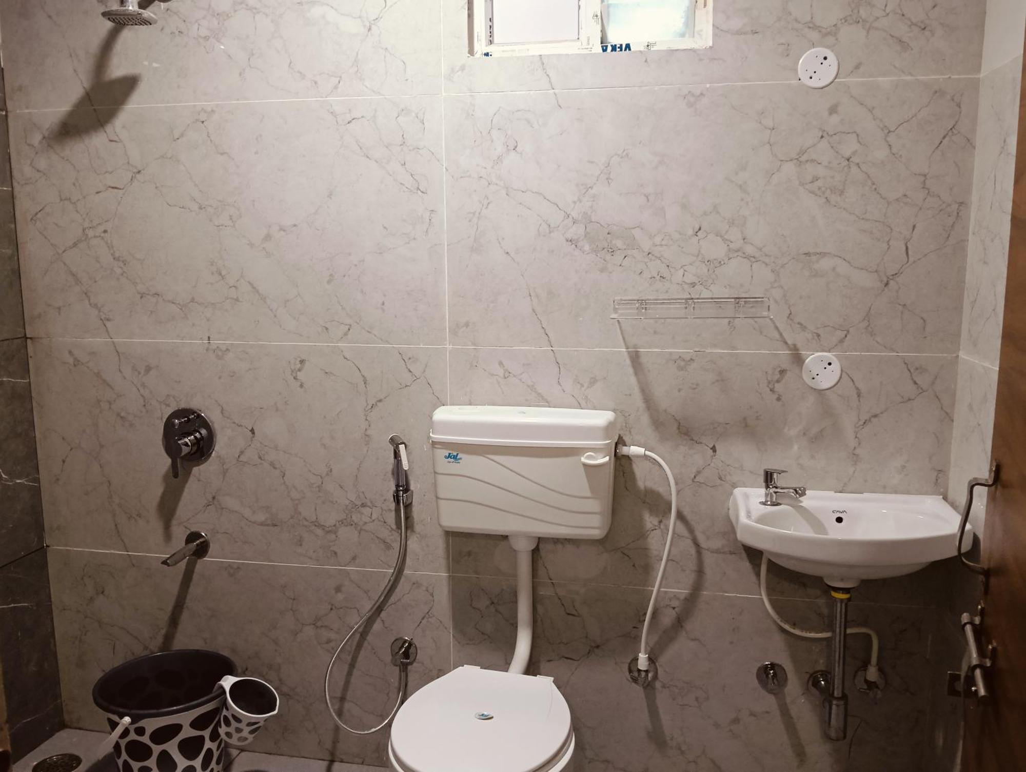 Vaaraahi Hotels Hyderabad Bagian luar foto