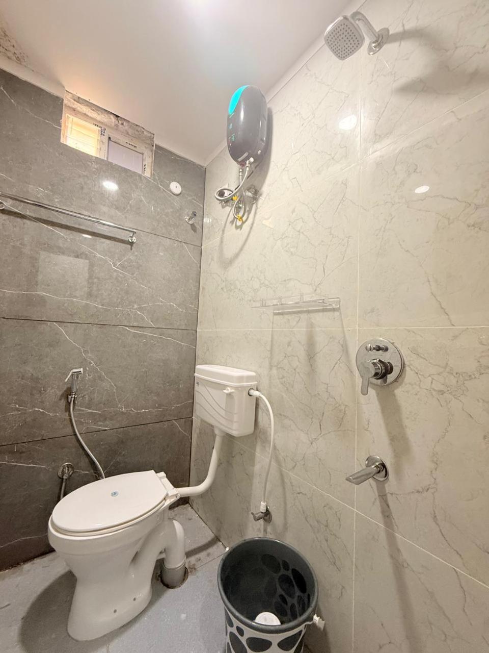 Vaaraahi Hotels Hyderabad Bagian luar foto
